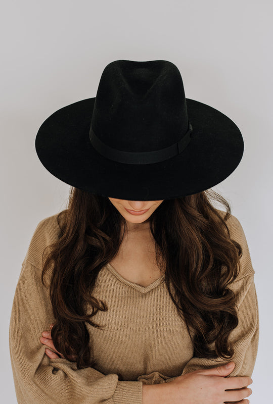 Black hat wide brim
