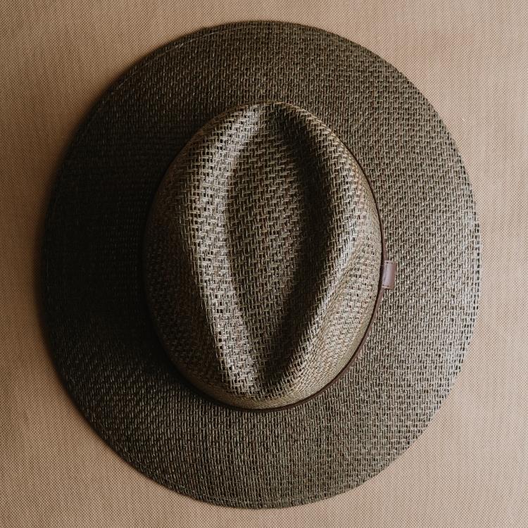 panama style hat woman